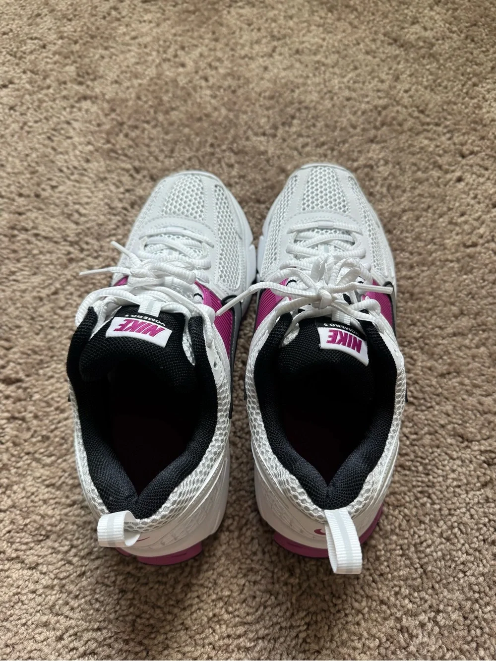 NEW Nike Vomero 5 Women's 7.5 Youth 6 Pink/Black/Silver Sneaker HF6998-102 Sport